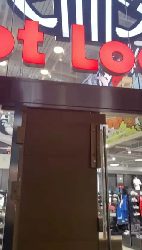 commercial aluminium door repair photo 1