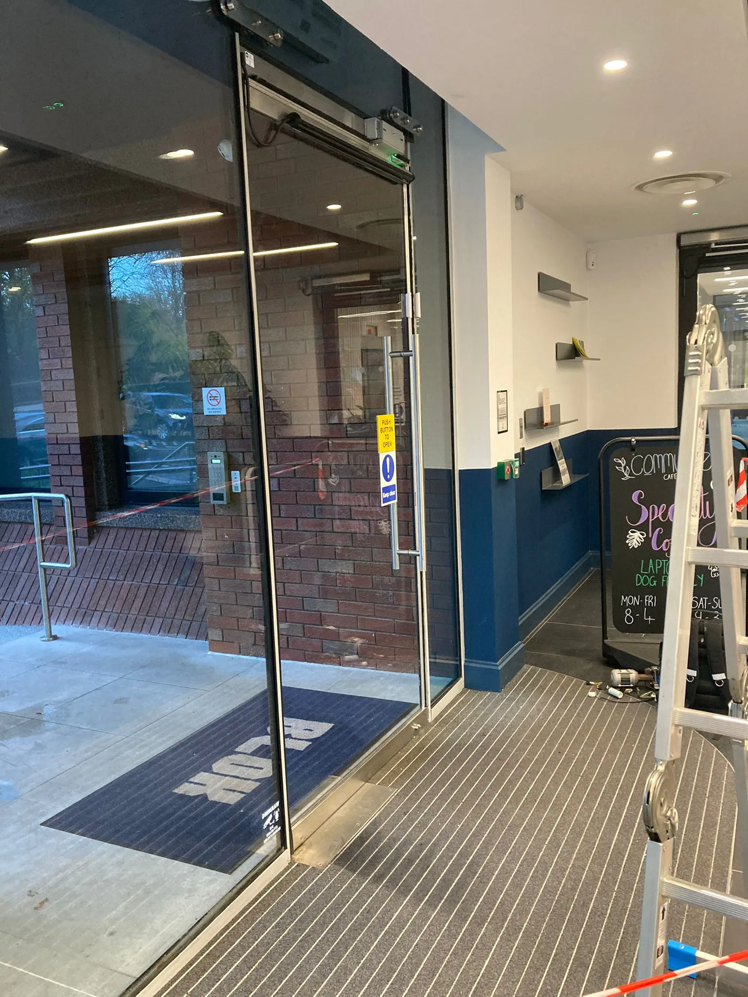 aluminium door repair photo