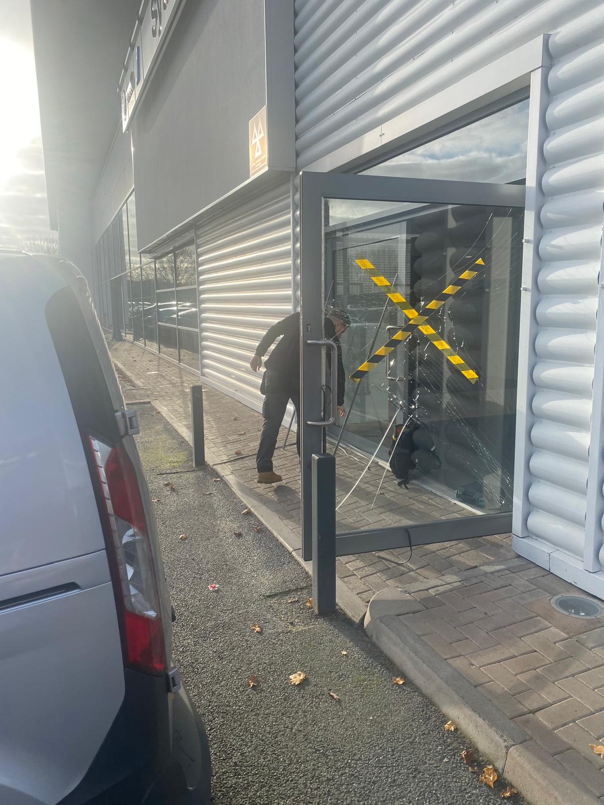 aluminium door repair photo