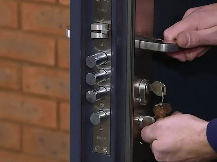 commercial steel door lock repair