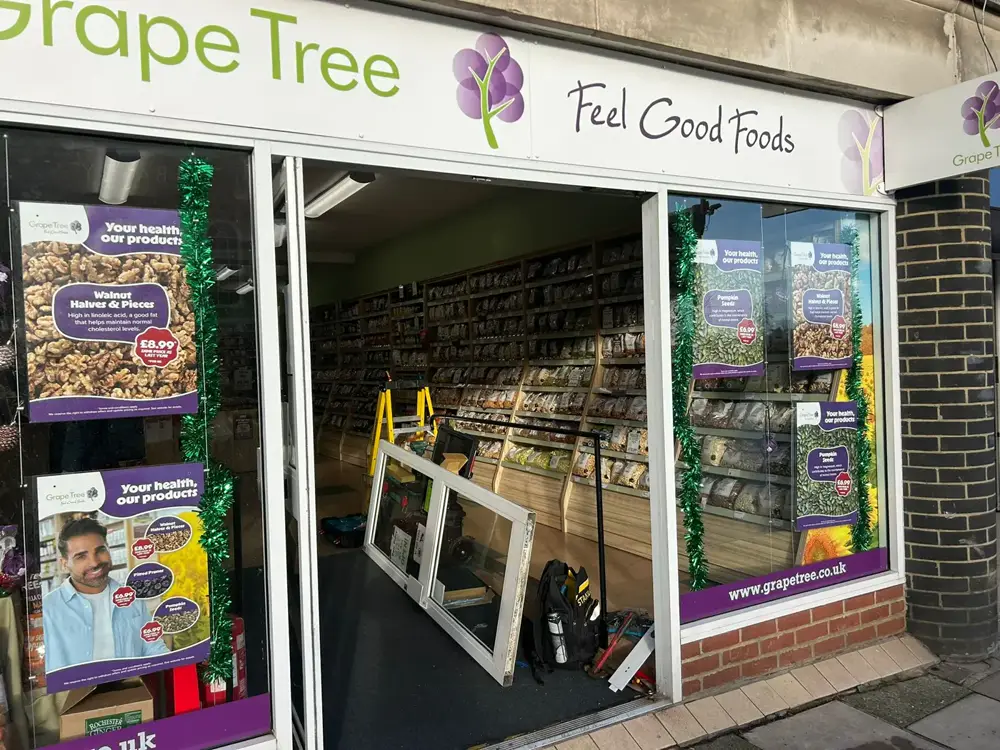 Grape Tree, Tenterdon, Kent — <div class="projSlider-overlay">
              <span class="projSlider-tag">Grape Tree, Tenterdon, Kent</span>
              <h3 class="projSlider-name">Transom Closer Repair</h3>